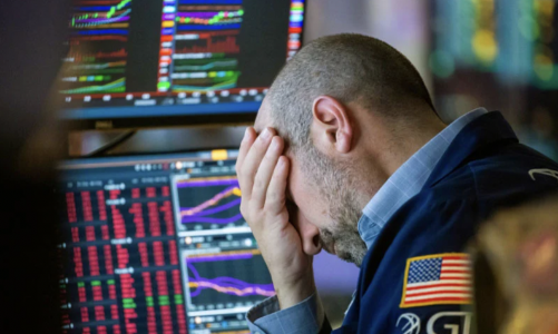 Chứng khoán Mỹ tiếp tục bán tháo, vàng và tiền ảo cũng “rực lửa”, giá dầu phục hồi