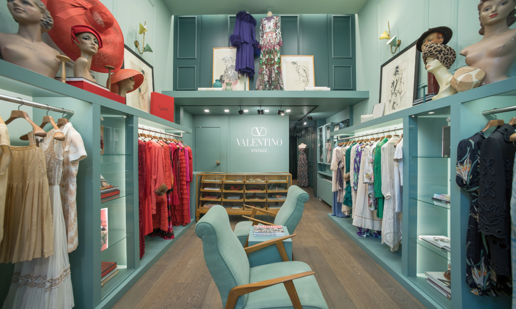 Bên trong cửa hàng Pauline Vintage ở Milan của Valentino.