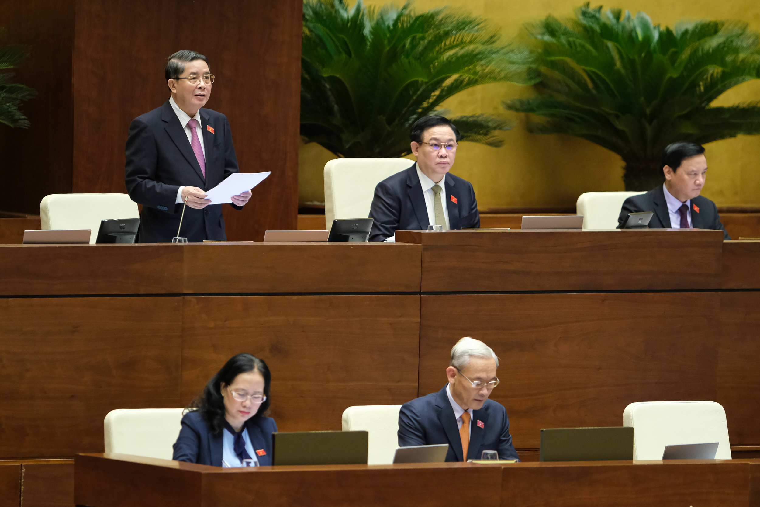 Ph&oacute; Chủ tịch Quốc hội Nguyễn Đức Hải điều h&agrave;nh phi&ecirc;n họp. Ảnh: Quochoi.vn.