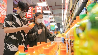 HSBC lowers inflation forecast