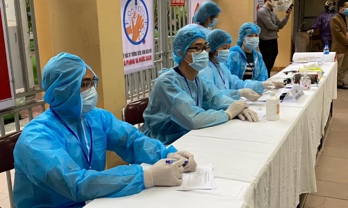 Đề xuất mức lương khởi điểm của bác sỹ cao hơn ngành khác 