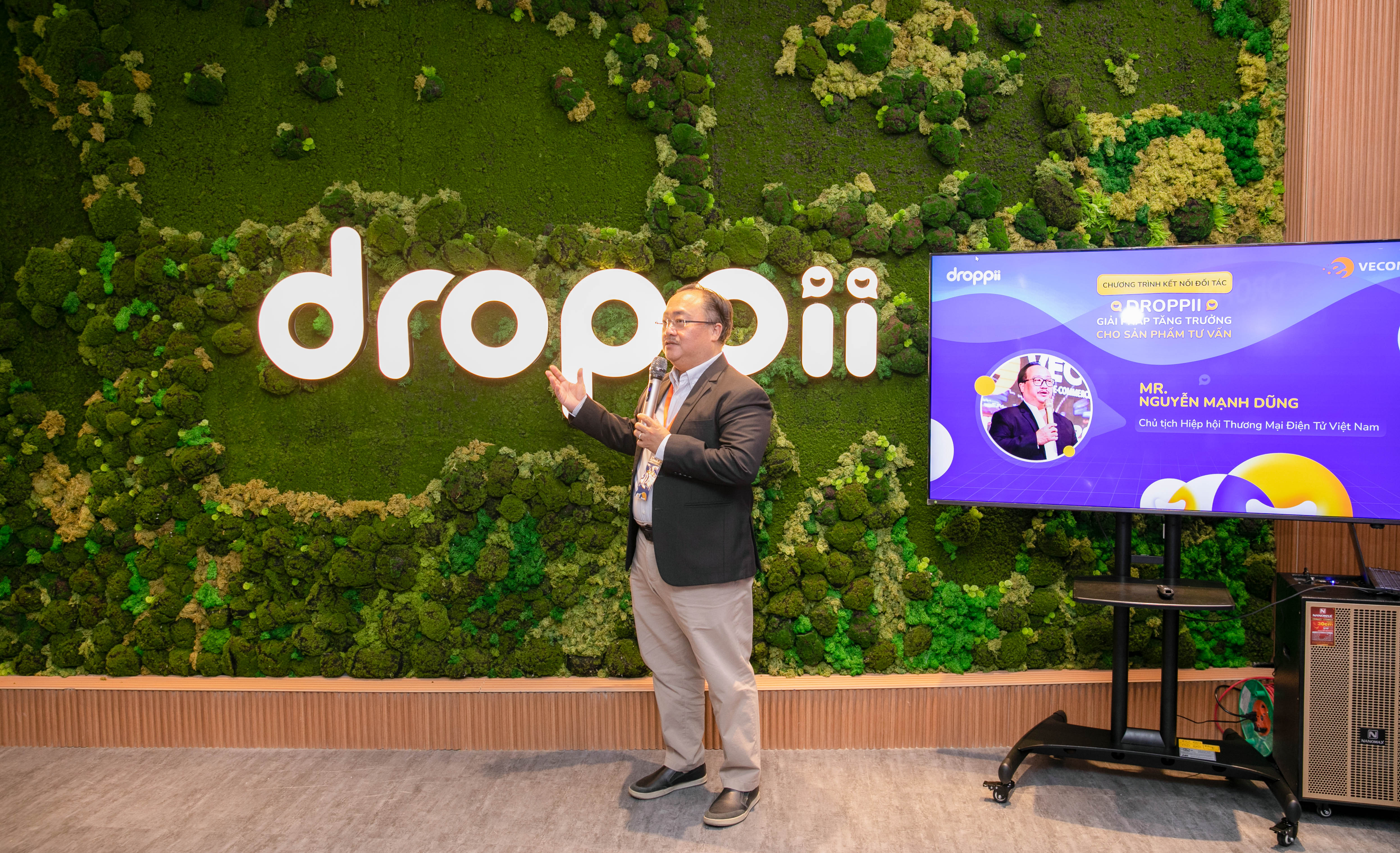 &Ocirc;ng Nguyễn Ngọc Dũng - Chủ tịch Hiệp hội Thương mại Điện tử Việt Nam.