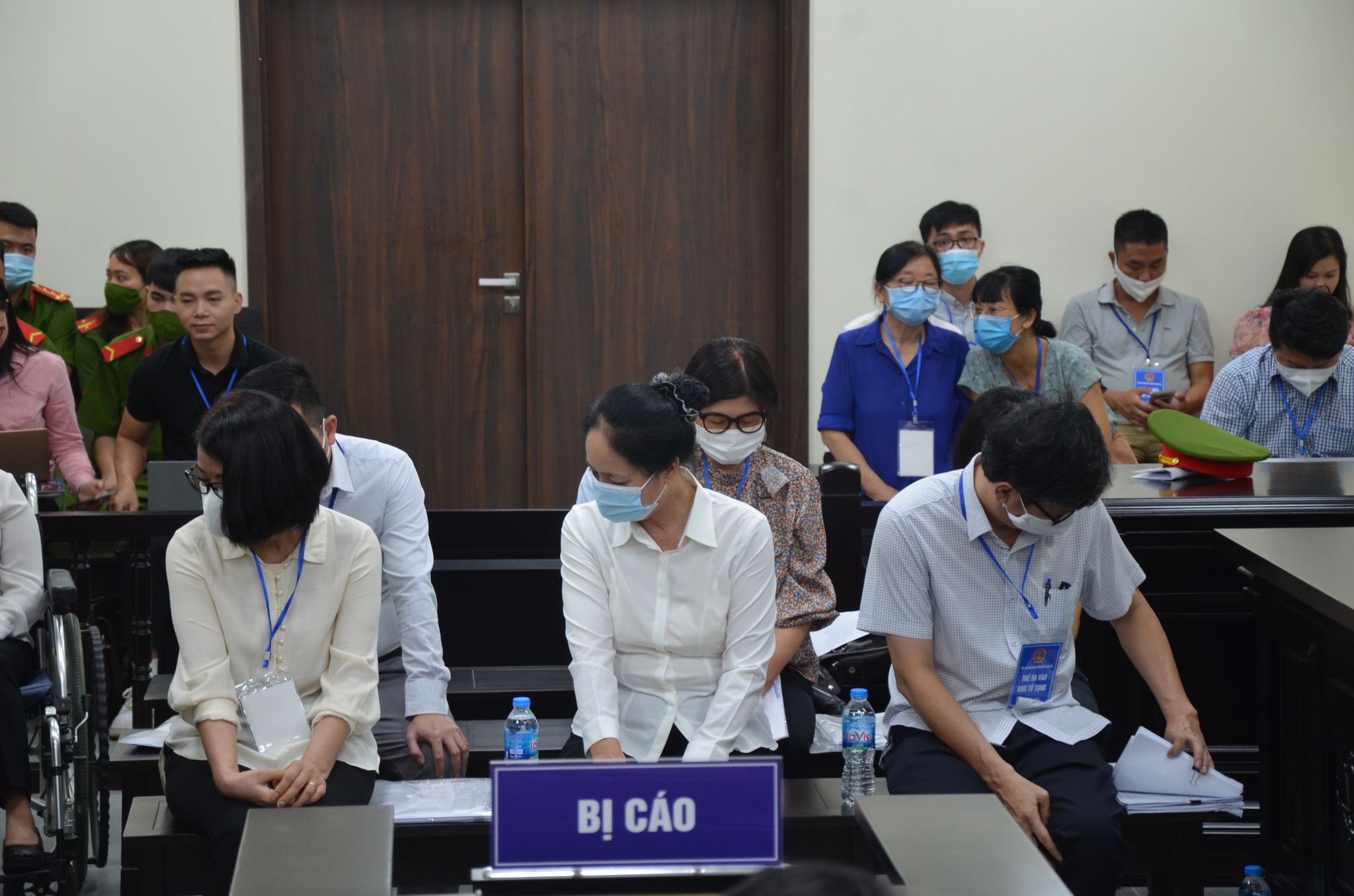 Các bị cáo tại tòa.