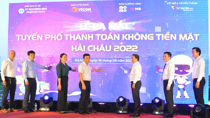 Da Nang launches Cashless Payment Street