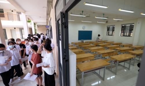 Sáng nay, 107.000 học sinh Hà Nội tham dự kỳ thi vào lớp 10