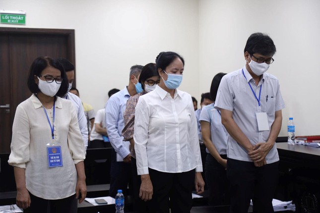 Các bị cáo hầu tòa.