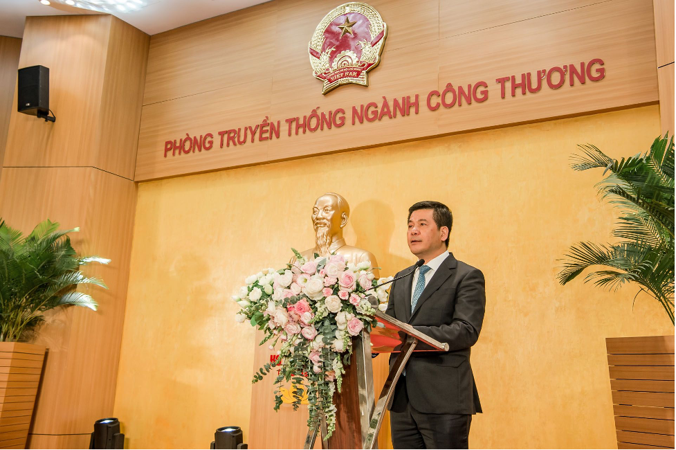 Bộ trưởng Bộ Công Thương Nguyễn Hồng Diên phát biểu tại lễ khánh thành.