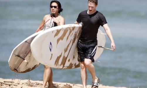 Jeff Bezos, Mark Zuckerberg và các tỷ phú khác nghỉ hè thế nào?