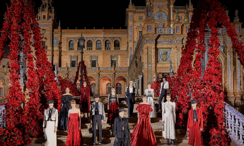 BST Christian Dior Resort 2023: ly cocktail đa tầng