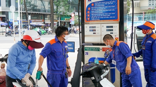 Tiếp tục sử dụng các công cụ bình ổn giá xăng dầu