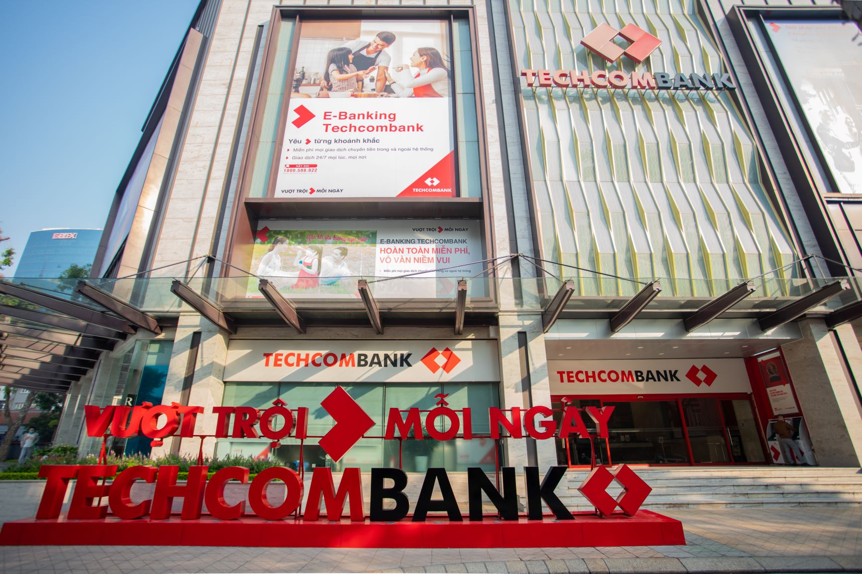 Techcombank vừa huy động thành công khoản vay hợp vốn nước ngoài trị giá lên tới 1 tỷ USD.