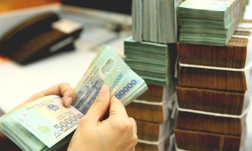 Tiền được bơm ròng trở lại, lãi suất liên ngân hàng vẫn tăng vọt