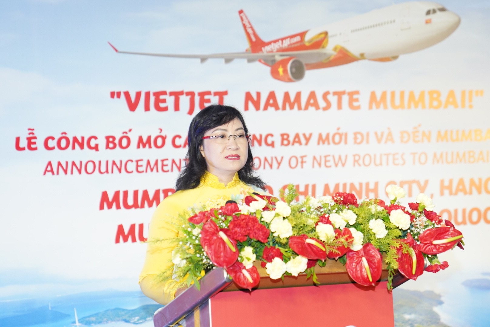 Bà Phan Thị Thắng, Phó chủ tịch UBND Tp.HCM phát biểu tại buổi lễ nhân chuyến thăm chính thức của lãnh đạo Tp.HCM đến thành phố Mumbai dịp kỷ niệm 50 năm quan hệ ngoại giao Việt Nam và Ấn Độ.  