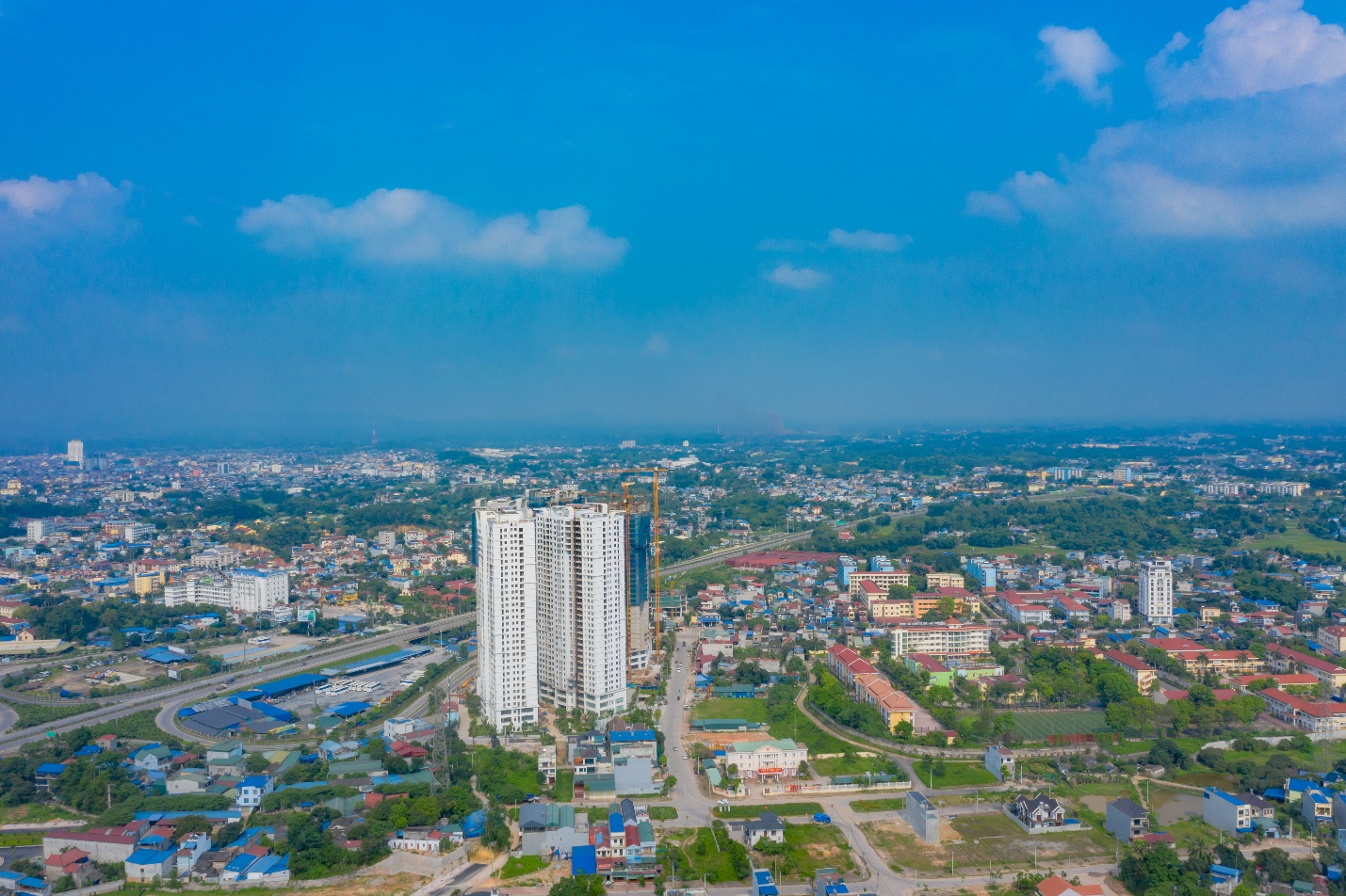 Tòa B chung cư Tecco Elite City đã hoàn thiện tới 80%.