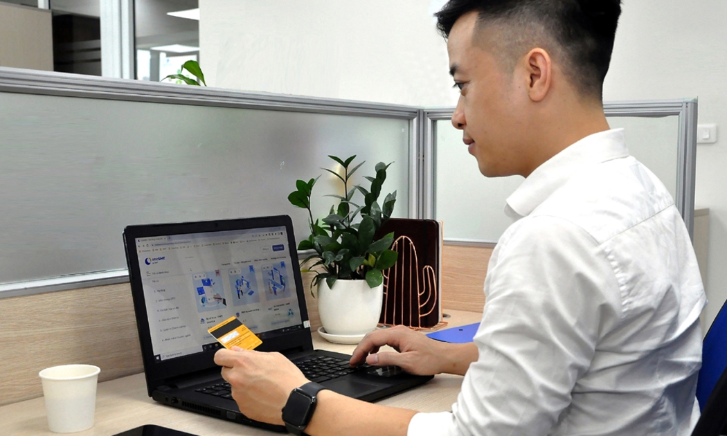 Khách hàng dễ dàng thanh toán, gia hạn dịch vụ viễn thông - công nghệ thông tin của VNPT thông qua tài khoản oneSME.