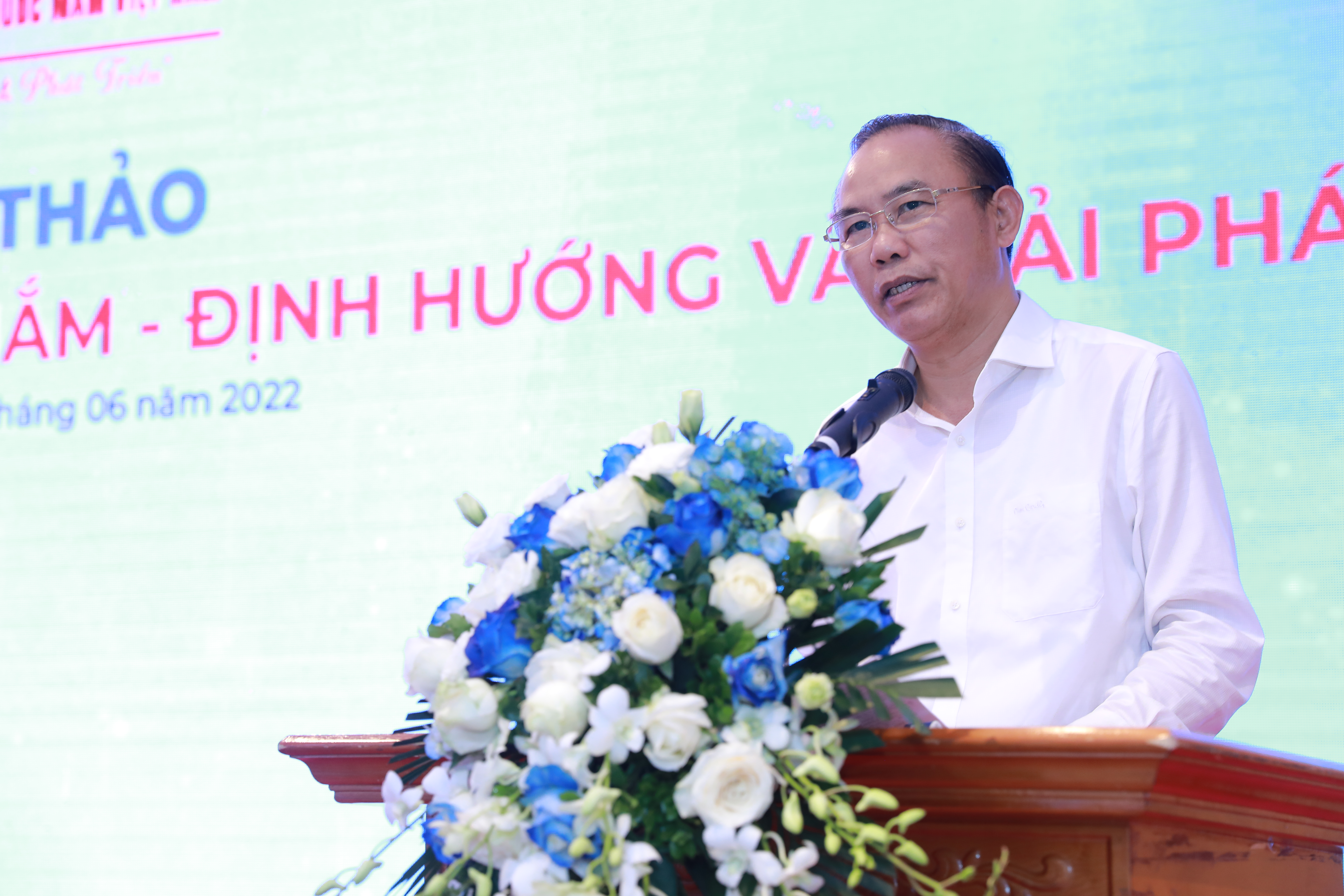 Ông Phùng Đức Tiến, Thứ trưởng Bộ Nông nghiệp và Phát triển Nông thôn