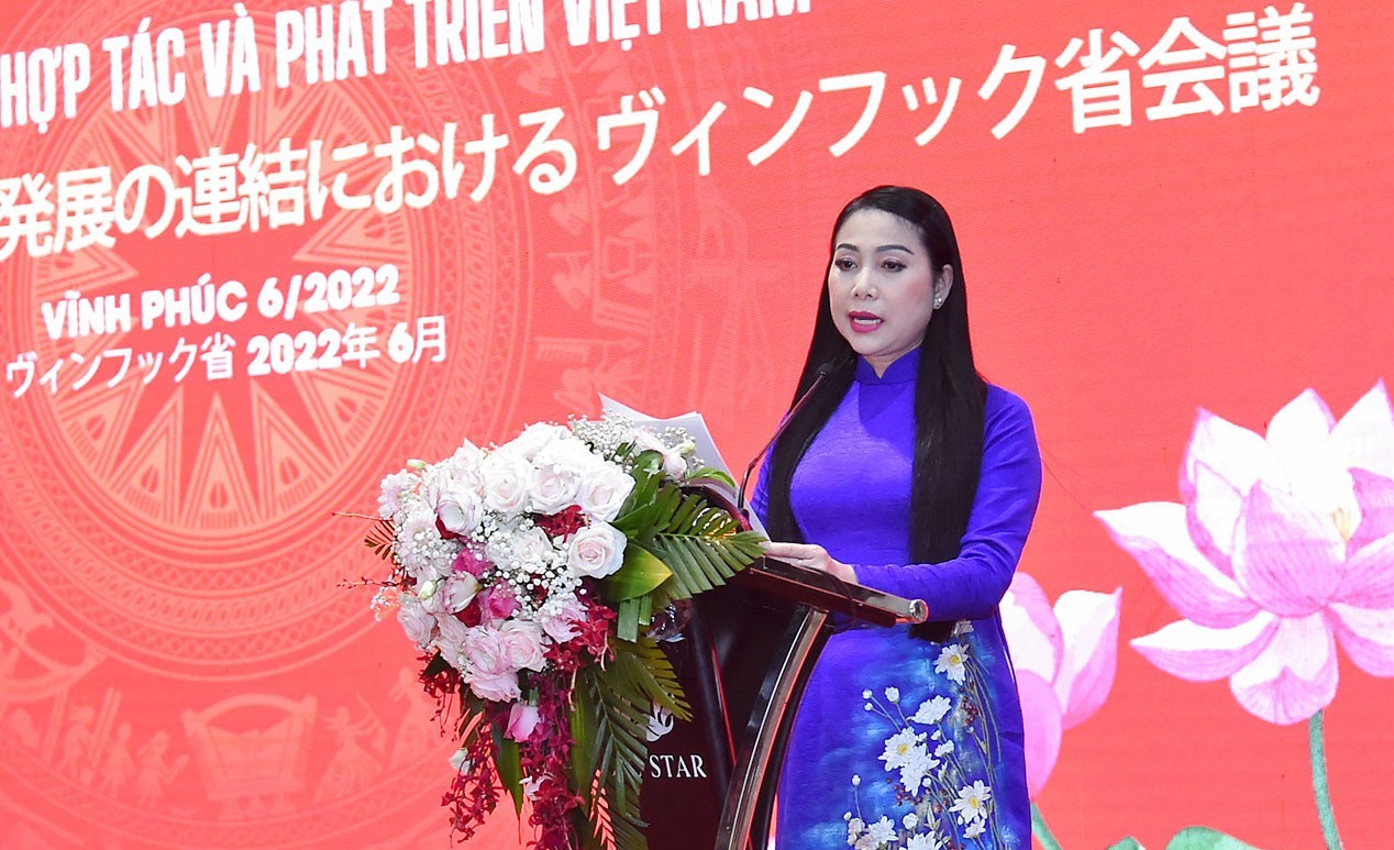 B&agrave; Ho&agrave;ng Thị Th&uacute;y Lan, B&iacute; thư Tỉnh ủy Vĩnh Ph&uacute;c ph&aacute;t biểu tại Hội nghị.