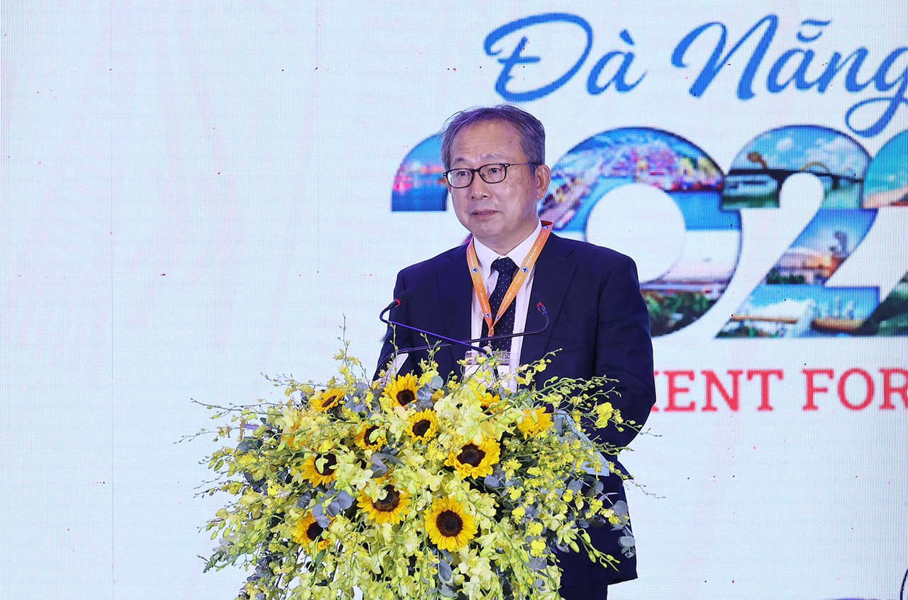 Ông Yamada Takia, Đại sứ Đặc mệnh toàn quyền Nhật Bản tại Việt Nam, cho rằng so với Hà Nội và thành phố Hồ Chí Minh, Đà Nẵng có lợi thế là giá thuê khu công nghiệp cònrẻ, nguồn nhân lực dồi dào. Thông qua diễn đàn lần này, góp phần phổ biến những điểm hấp dẫn và thế mạnh riêng của thành phố Đà Nẵng mà các tỉnh thành khác không có, do đó đây là một dịp rất đúng lúc và cần thiết. 
