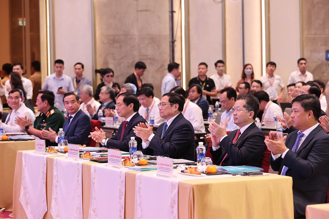 Theo định hướng của Đà Nẵng, đến năm 2045 trở thành một trong những trung tâm kinh tế - xã hội lớn của cả nước và khu vực Đông Nam Á với 3 trung tâm chức năng chính gồm: Trung tâm du lịch dịch vụ chất lượng cao, Trung tâm công nghệ thông tin, công nghệ cao và Trung tâm tài chính quốc tế.Và Diễn đàn Đầu tư lần này là hoạt động đặc biệt quan trọng để 
