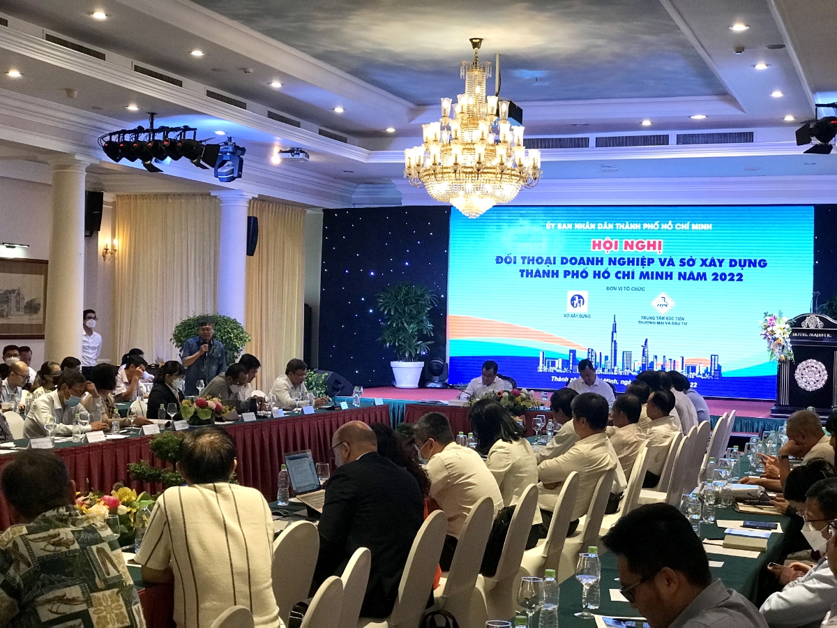 Đối thoại doanh nghiệp v&agrave; Sở X&acirc;y dựng kỳ vọng sẽ th&aacute;o gỡ được nhiều vướng mắc - Ảnh: VNE.