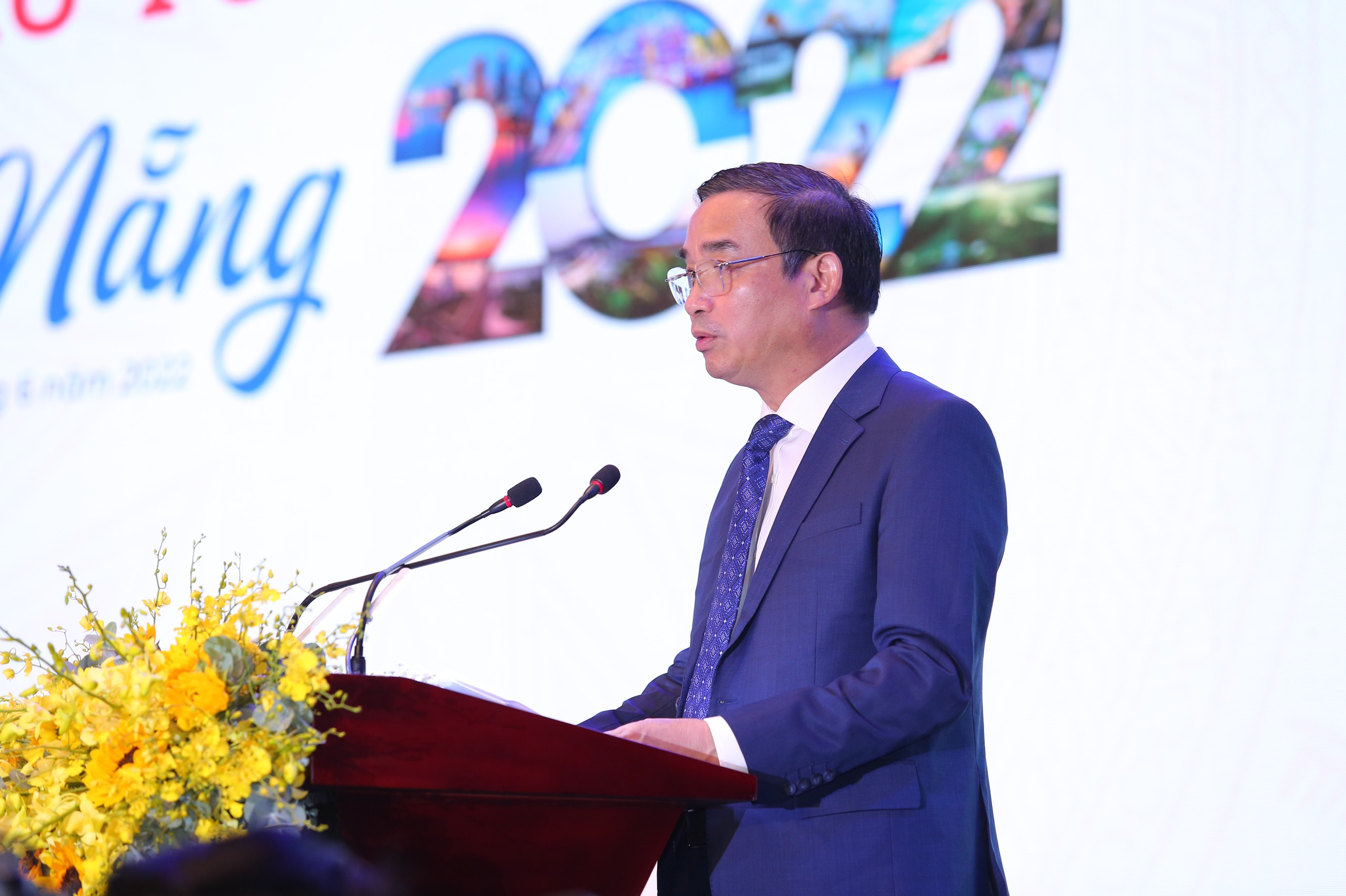  Chủ tịch UBND thành phố Đà Nẵng Lê Trung Chinh phát biểu khai mạc Diễn đàn. 