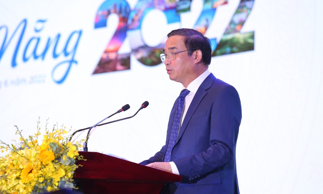  Chủ tịch UBND thành phố Đà Nẵng Lê Trung Chinh phát biểu khai mạc Diễn đàn. 