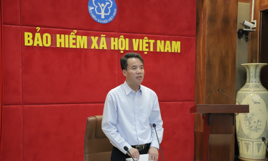 Tổng Giám đốc Bảo hiểm xã hội Việt Nam Nguyễn Thế Mạnh chủ trì cuộc họp. Ảnh - Bảo hiểm xã hội Việt Nam.