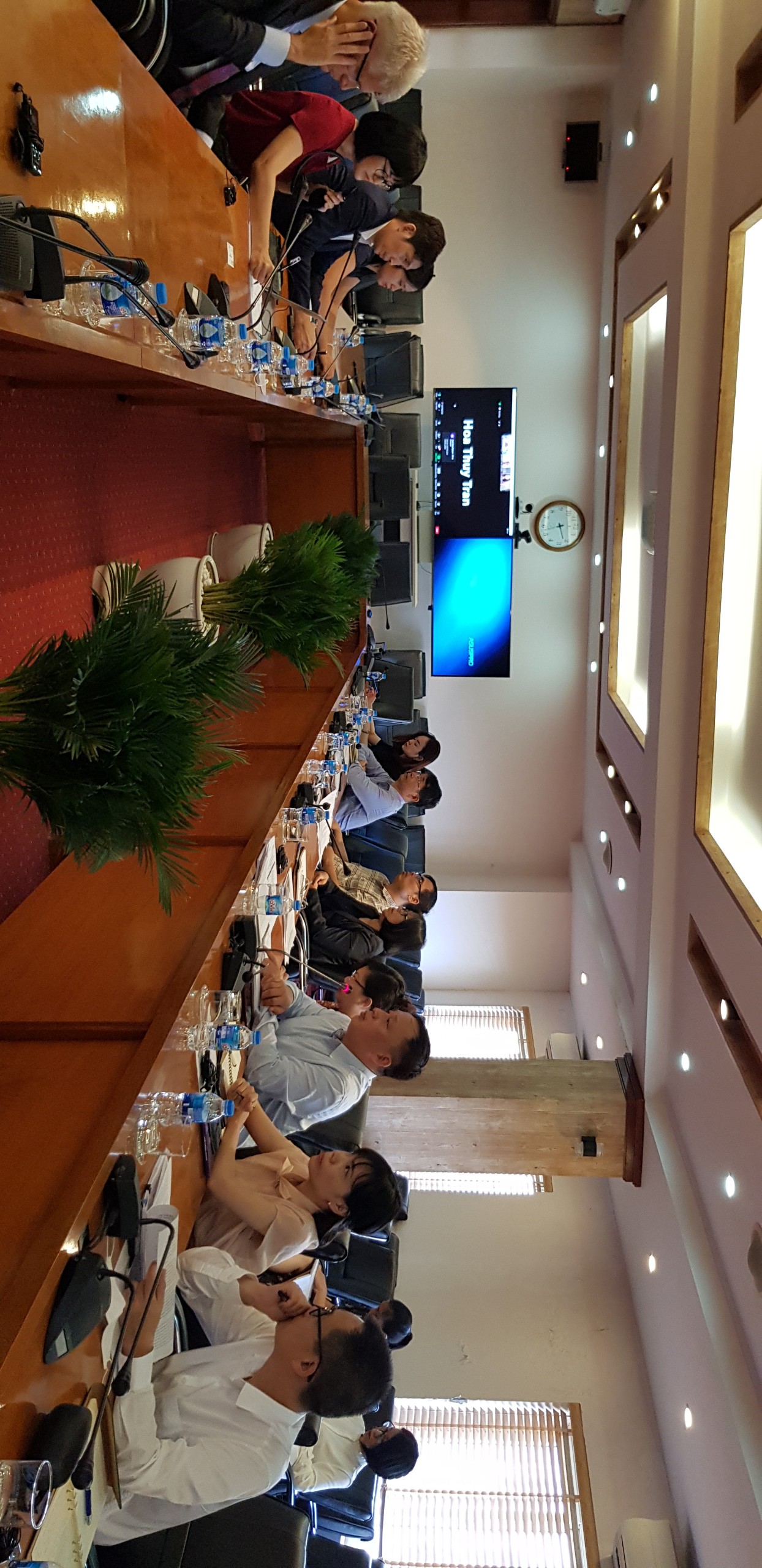 Toàn cảnh buổi làm việc giữa Ủy ban Chứng khoán Nhà nước và các tổ chức quốc tế.