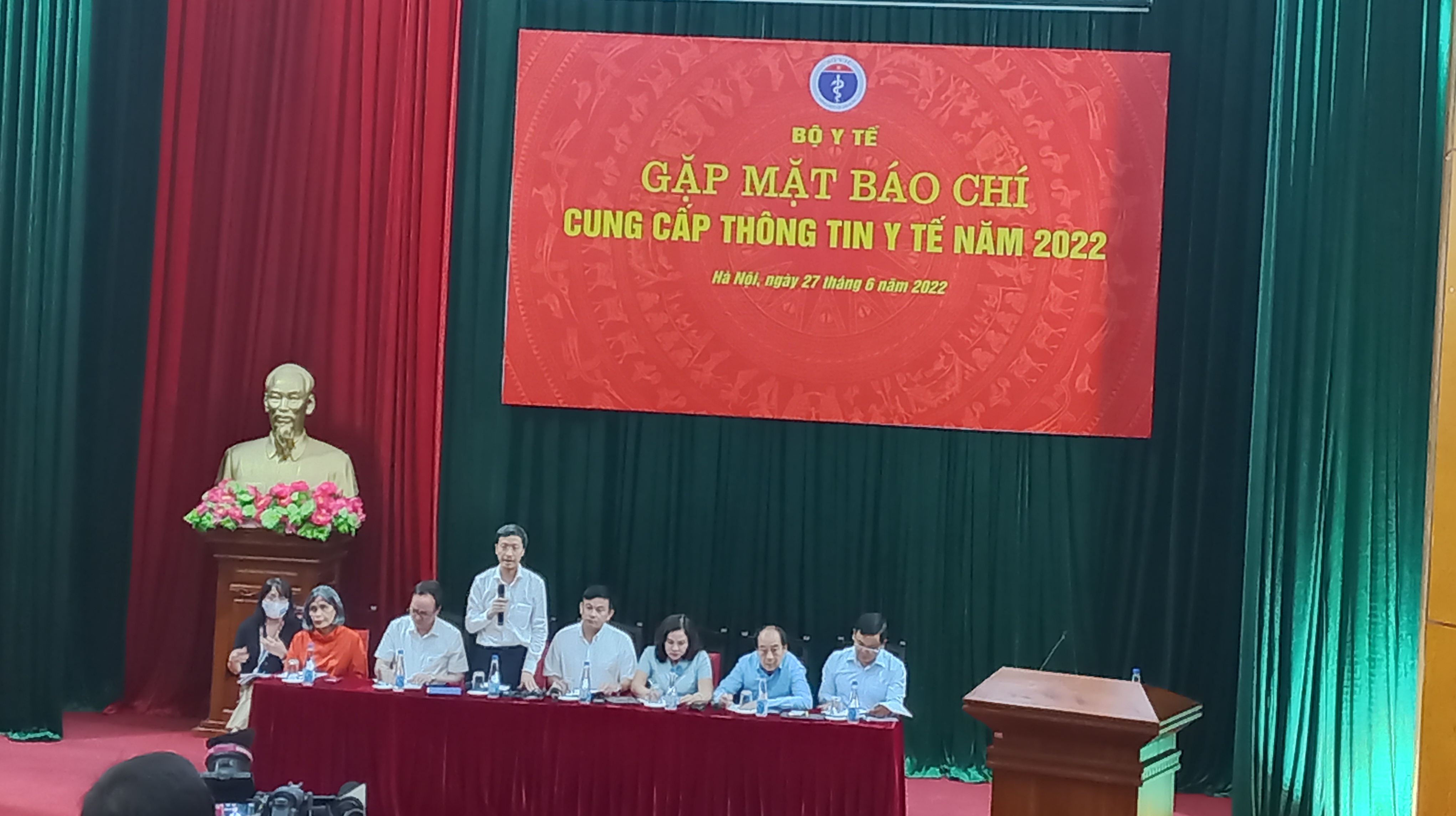 GS TS Phan Trọng Lân thông tin tại họp báo. Ảnh - Nhật Dương. 