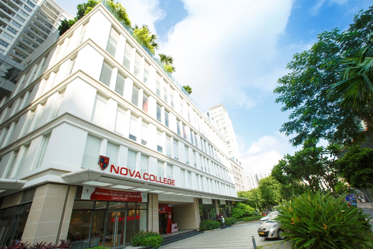 Nova College định hướng trở th&agrave;nh trường số 1 về đ&agrave;o tạo ng&agrave;nh quản l&yacute; nh&agrave; h&agrave;ng - kh&aacute;ch sạn tại Việt Nam, g&oacute;p phần v&agrave;o n&acirc;ng cao chất lượng nguồn nh&acirc;n lực ng&agrave;nh du lịch - dịch vụ cho x&atilde; hội.