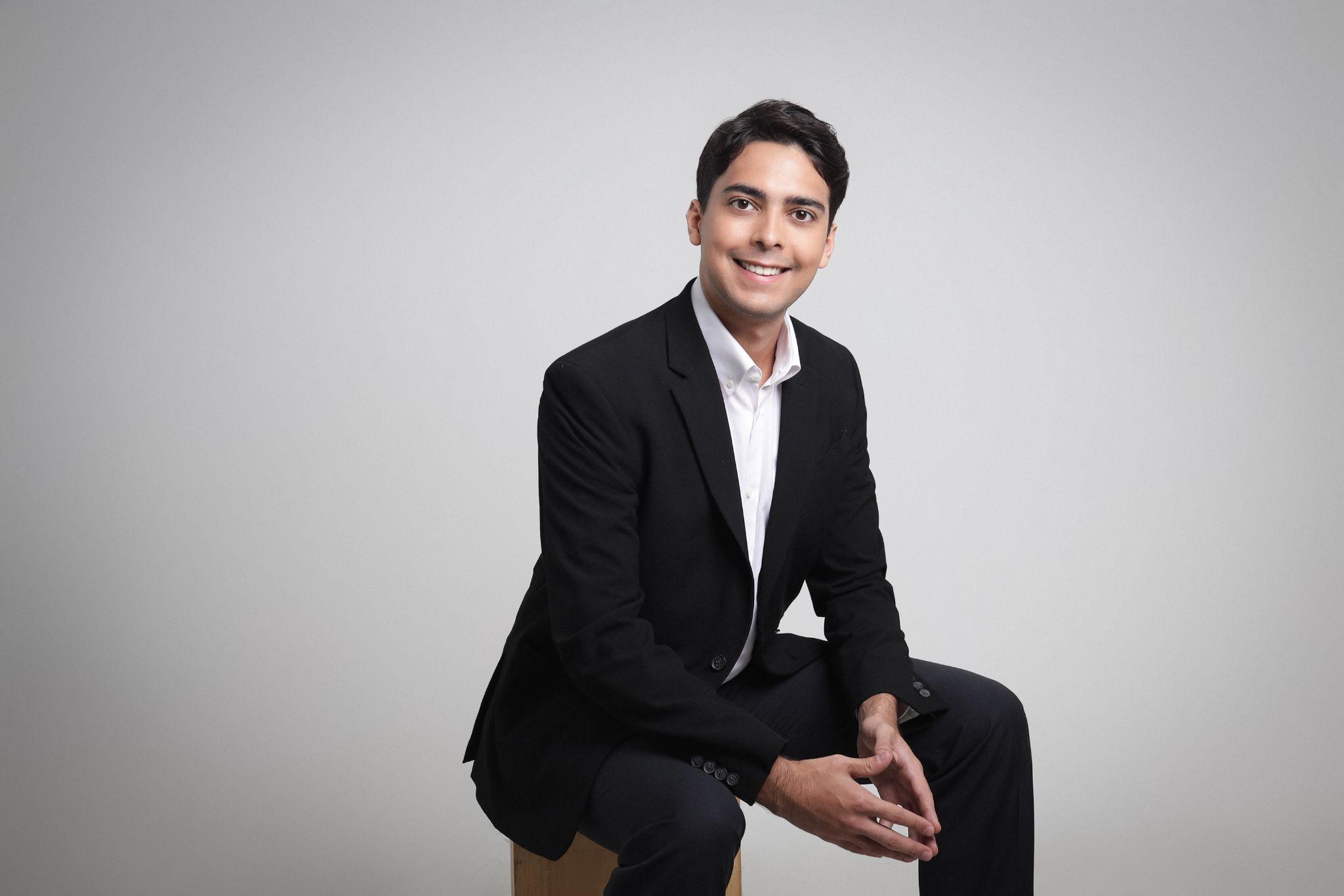 Eduardo từng đảm nhận c&aacute;c vị tr&iacute; tư vấn quản l&yacute; v&agrave; đầu tư tư nh&acirc;n cho c&aacute;c doanh nghiệp quốc tế.