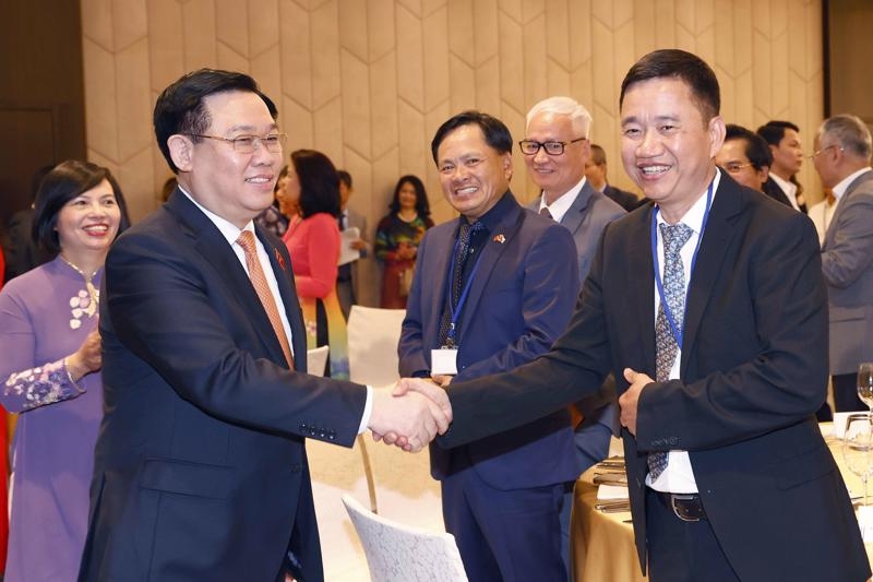 NA Chairman meets Vietnamese business community in Europe