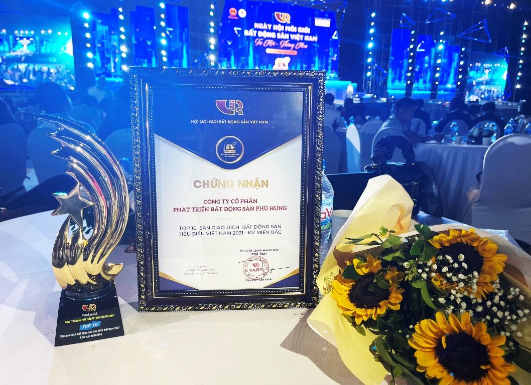 Phú Hưng Property tự hào vinh danh Top 10 Sàn giao dịch bất động sản tiêu biểu Việt Nam.