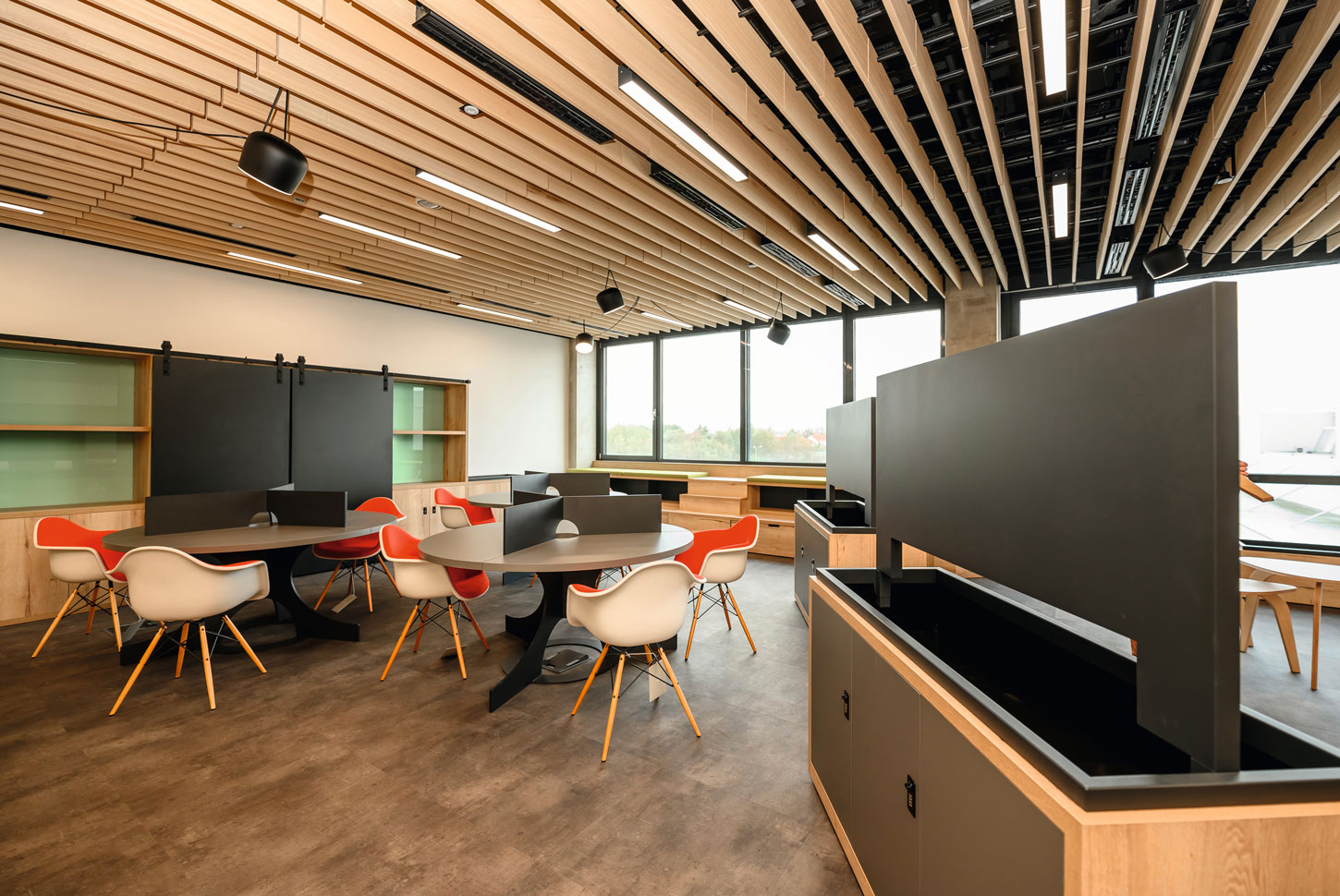 Văn ph&ograve;ng Bosch (CH S&eacute;c) sử dụng vật liệu EGGER.