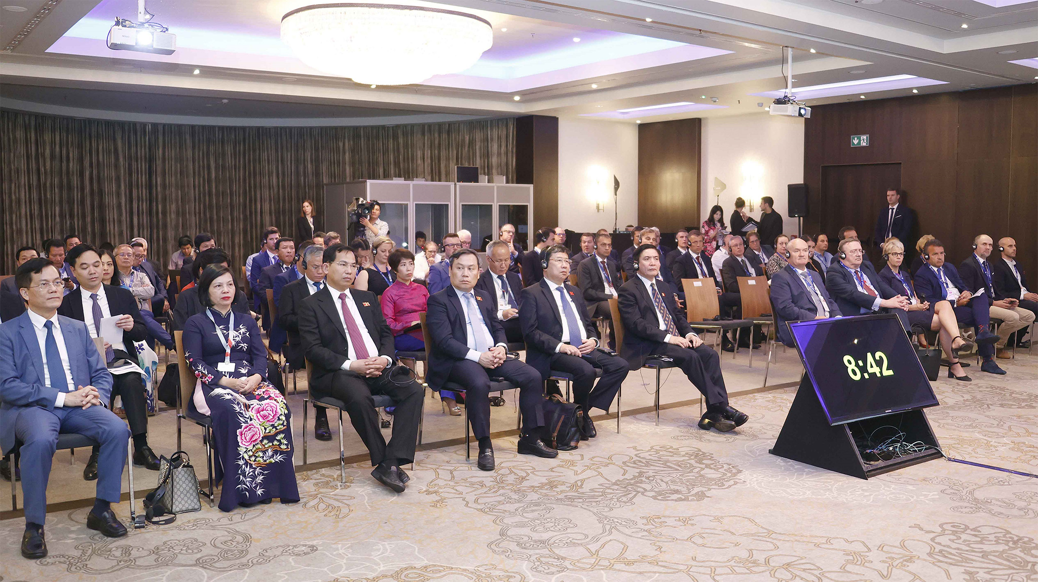 C&aacute;c đại biểu tham dự diễn đ&agrave;n&nbsp;- Ảnh: Quochoi.vn