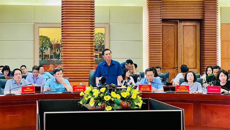 UBND thành phố Hải Phòng họp bàn tìm giải pháp di dời những hộ nuôi ngao trái phép