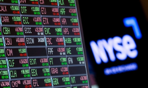 S&P 500 chuẩn bị hoàn tất nửa đầu năm tệ nhất từ 1970, dầu thô tụt giá