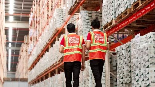 VinShop sở hữu hệ thống kho hiện đại, được quản l&yacute; vận h&agrave;nh bằng c&ocirc;ng nghệ.