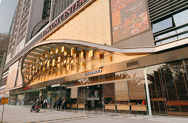 Nhiều chủ đầu tư đều dựa v&agrave;o c&aacute;c dự &aacute;n bất động sản, văn ph&ograve;ng lớn để ph&aacute;t triển trung t&acirc;m thương mại.