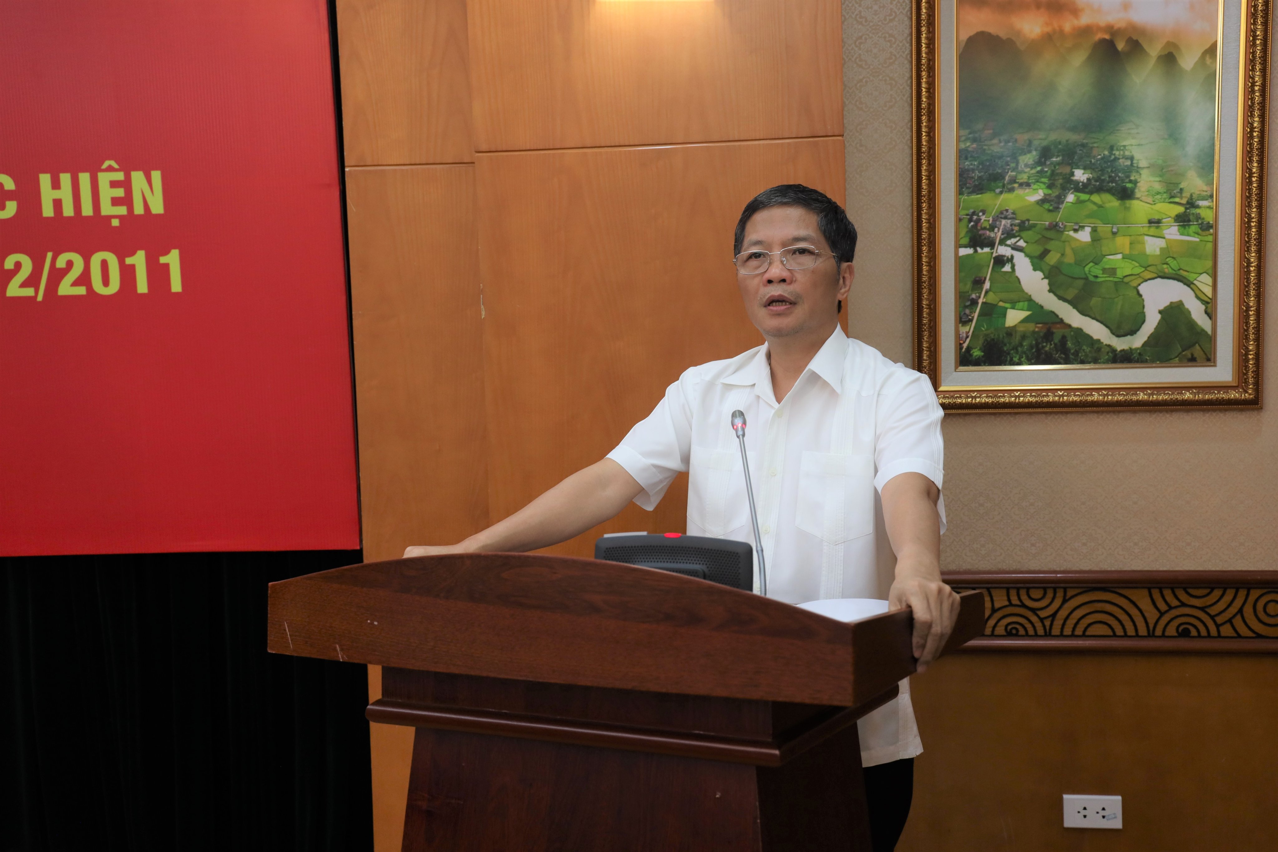 Đồng ch&iacute; Trần Tuấn Anh ph&aacute;t biểu tại Hội nghị.