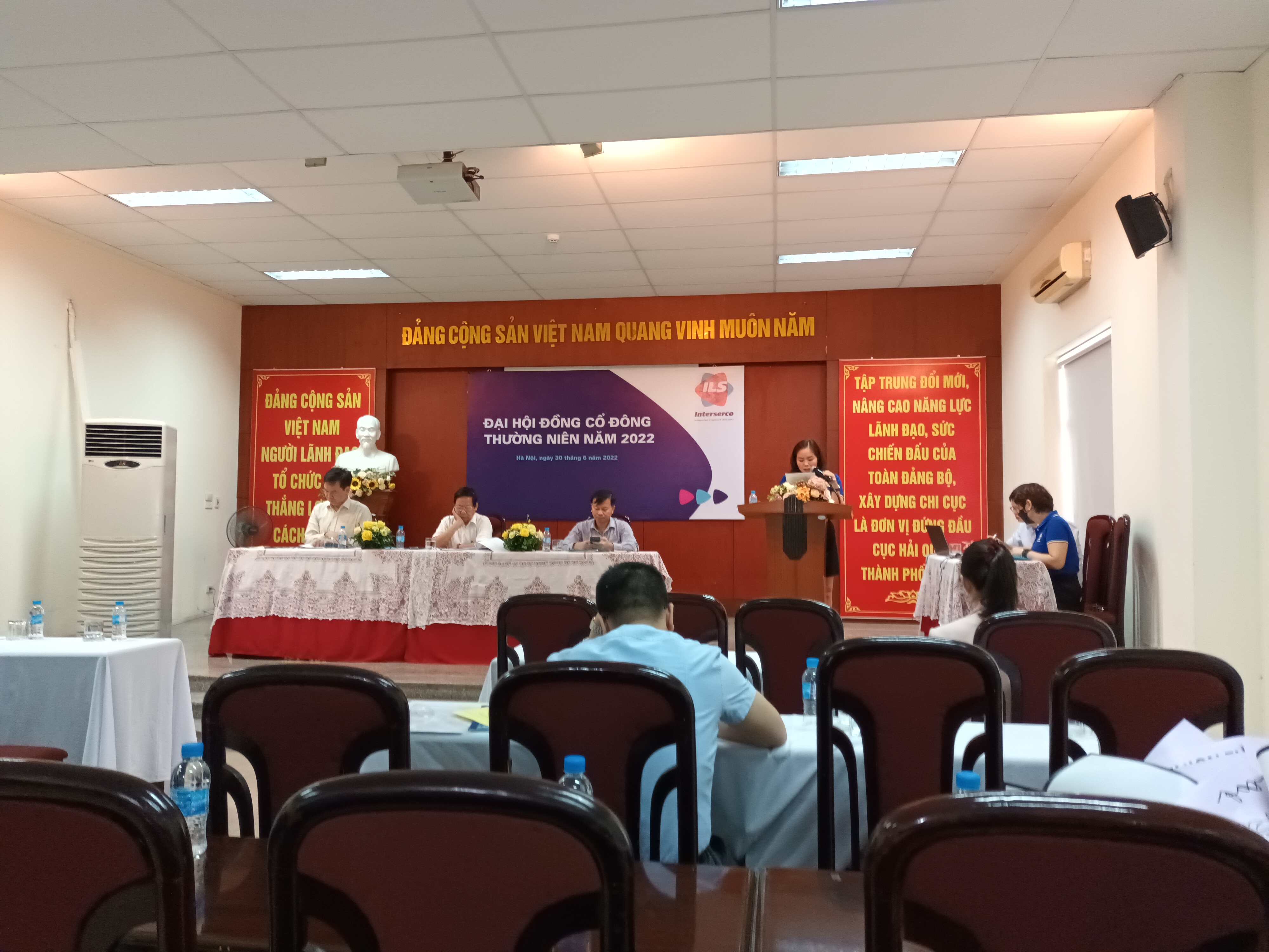 ILS tổ chức ĐHĐCĐ thành công sau nhiều lần hoãn.