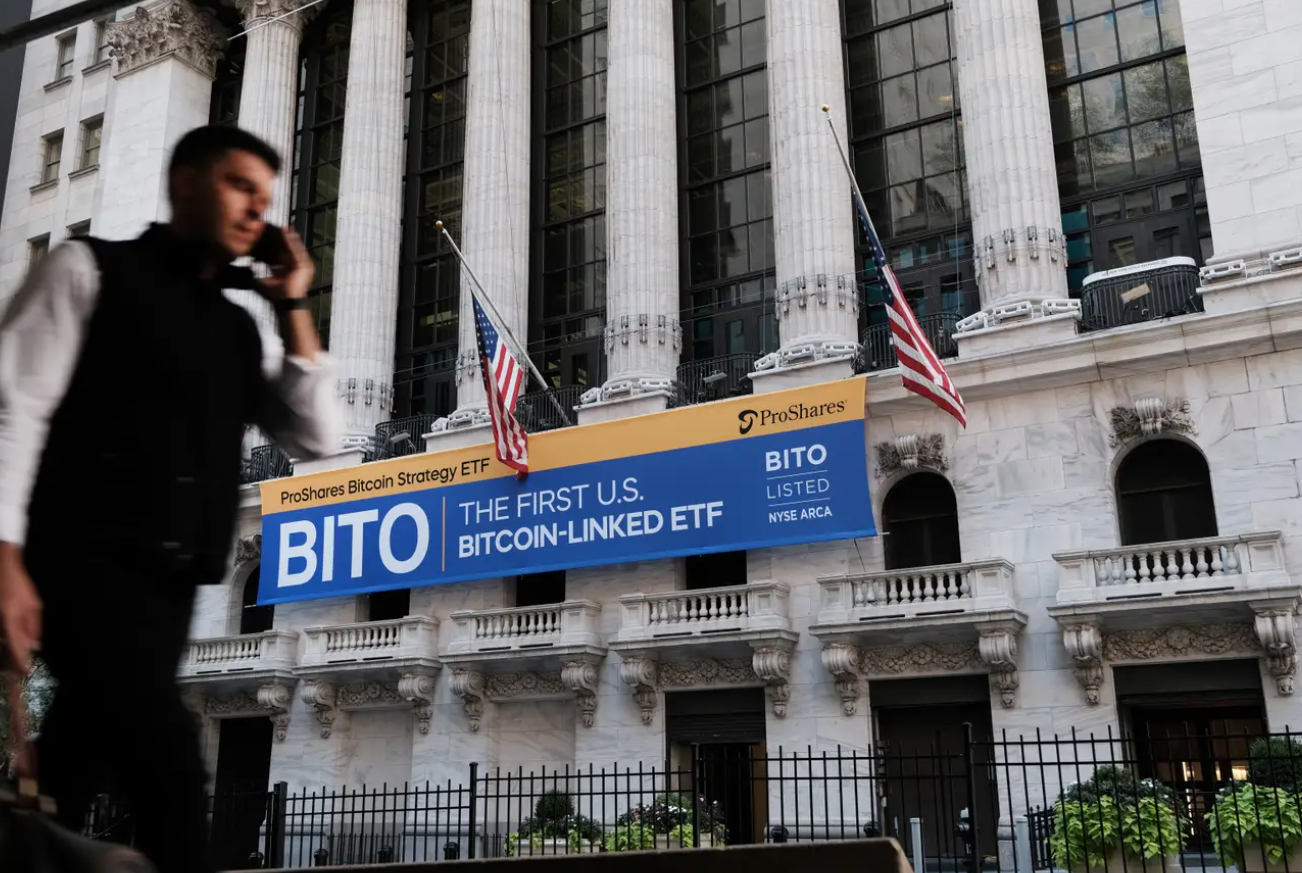 Vào tháng 10/2021, Grayscale đăng ký chuyển đổi quỹ ETF GBTC của mình thành một quỹ sẽ theo dõi giá giao ngay của Bitcoin - Ảnh: Getty Images
