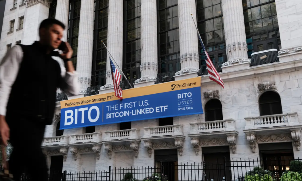 Vào tháng 10/2021, Grayscale đăng ký chuyển đổi quỹ ETF GBTC của mình thành một quỹ sẽ theo dõi giá giao ngay của Bitcoin - Ảnh: Getty Images
