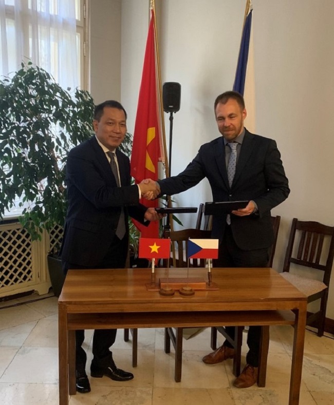 Tiềm năng v&agrave; cơ hội hợp t&aacute;c thương mại giữa Việt Nam v&agrave; S&eacute;c l&agrave; rất to lớn.