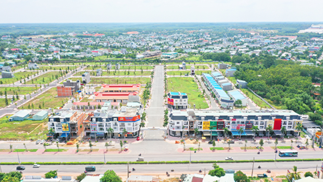 Định hướng đô thị Bến Cát đến năm 2030 là đô thị công nghiệp – dịch vụ, đến năm 2040 là trung tâm đô thị có chức năng đô thị công nghiệp – dịch vụ - đầu mối giao thông.