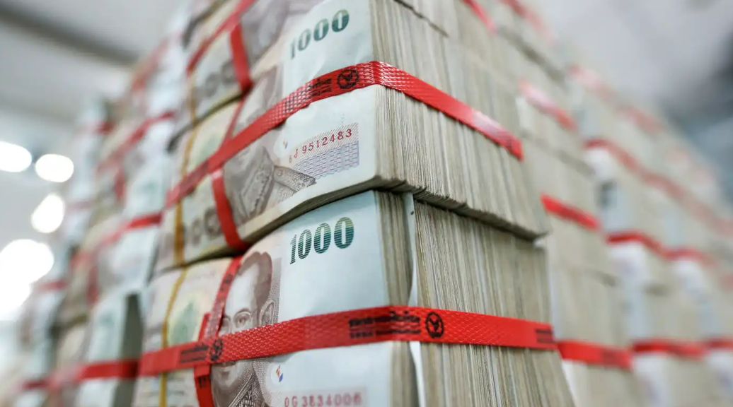 Ngày 2/7/1997 mở đầu cho cuộc khủng hoảng tài chính châu Á - Ảnh: Reuters