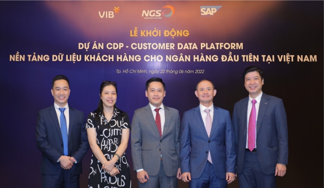 Đại diện Ngân hàng VIB , SAP Việt Nam và NGS tại lễ khởi động dự án nền tảng khách hàng cho Ngân hàng đầu tiên tại Việt Nam.