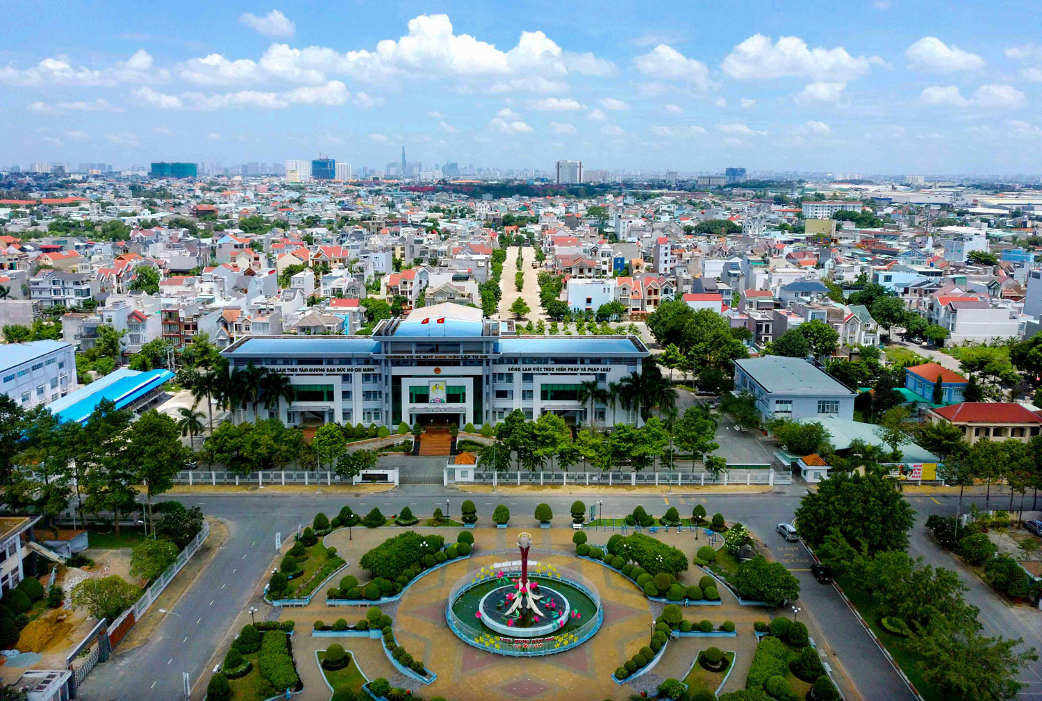 Bình Dương là khu vực kinh tế sôi động bậc nhất cả nước. Ảnh: batdongsan.com.vn