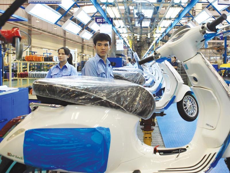 European business confidence dips