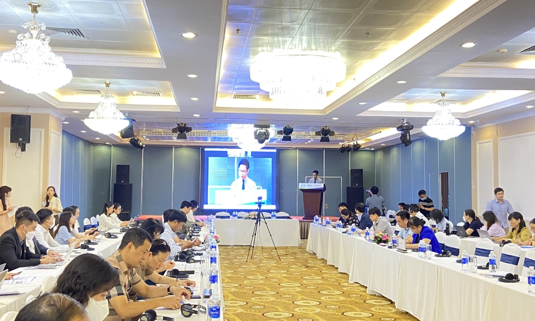 TS. Vũ Tiến Lộc, Chủ tịch Trung tâm Trọng tài Quốc tế Việt Nam phát biểu tại toạ đàm.